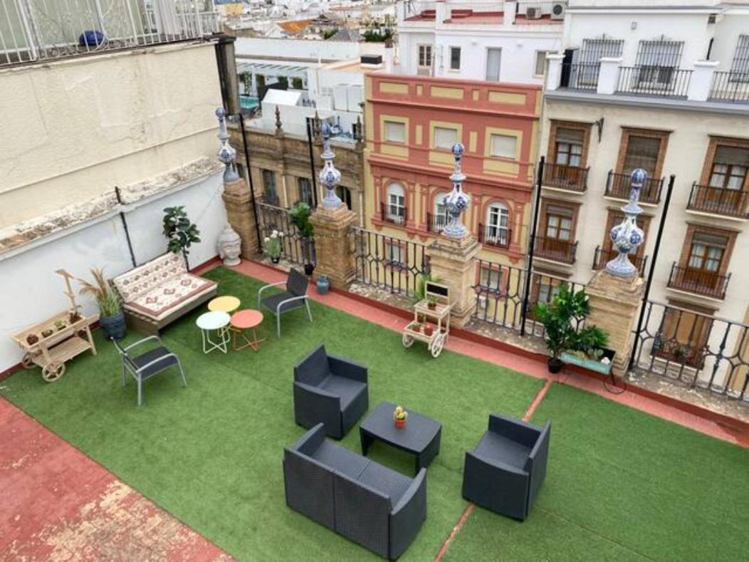 Sevilla Deluxe Suites Exterior photo