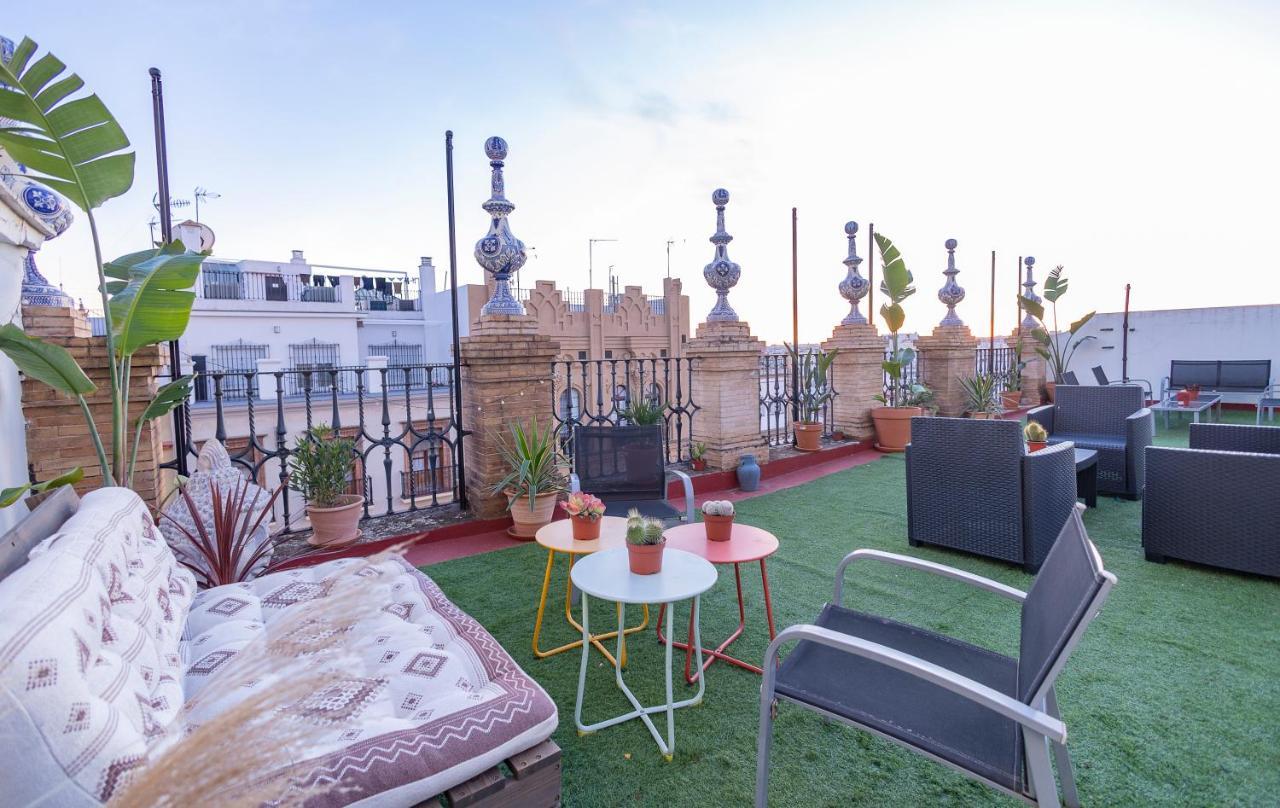 Sevilla Deluxe Suites Exterior photo